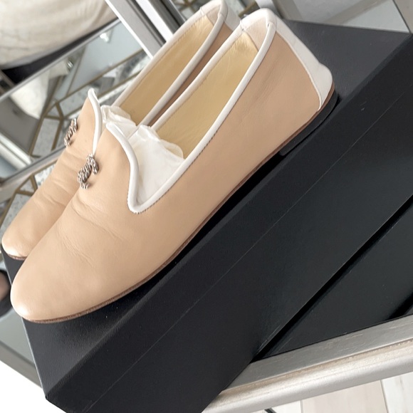 CHANEL Loafers in Lambskin size 36.5 - Picture 12 of 13